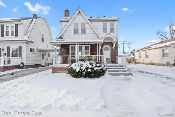 424 2nd Street, Wyandotte, MI 48192