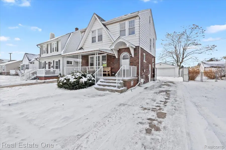 424 2nd Street, Wyandotte, MI 48192 - Image #2