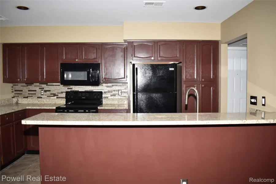 21054 Boulder Circle, Northville, MI 48167 - Image #3