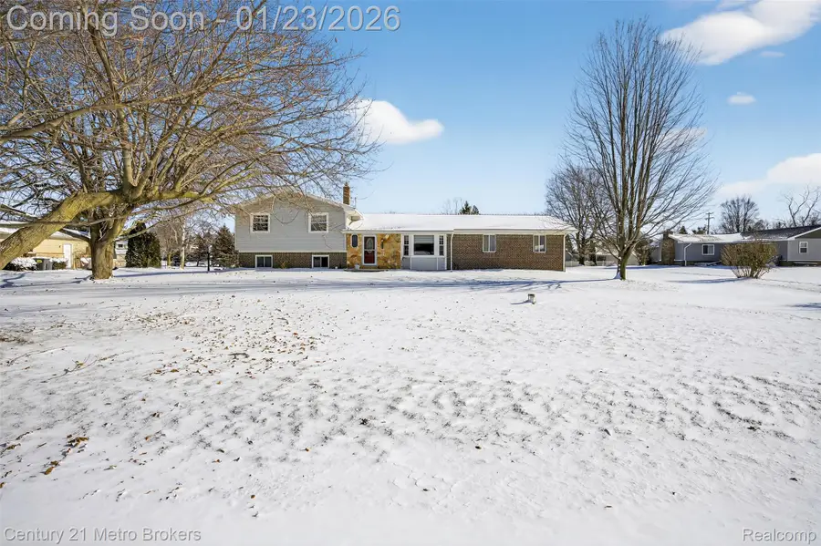 11452 Whitaker Road, Fenton, MI 48430 - Image #2