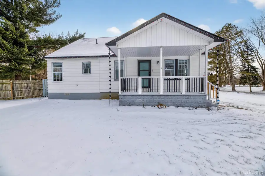 1161 S Dye Road, Flint, MI 48532 - Image #2