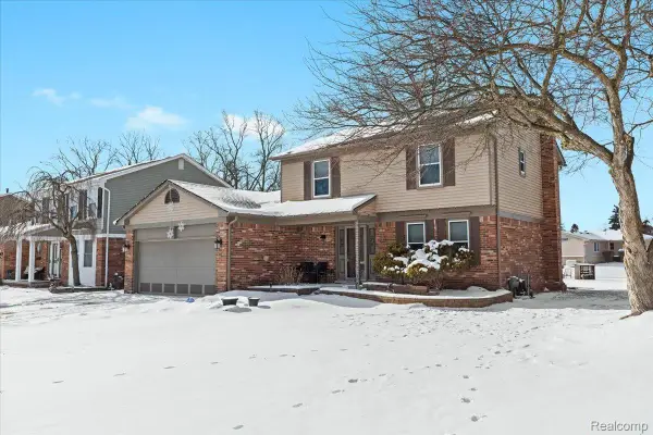 17193 Louise Street, Livonia, MI 48152