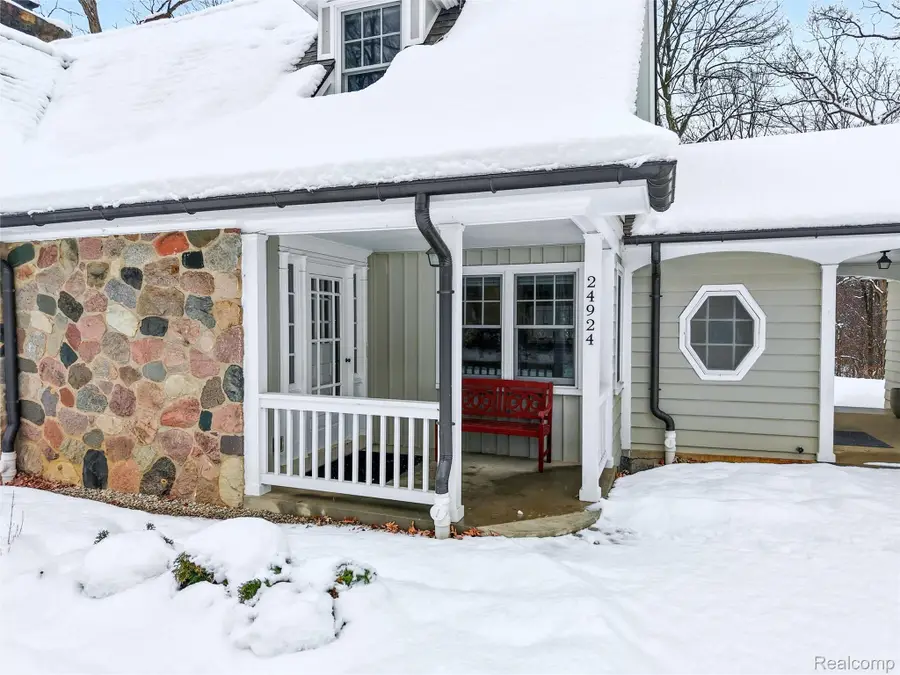24924 Riverwood Drive, Franklin, MI 48025 - Image #3