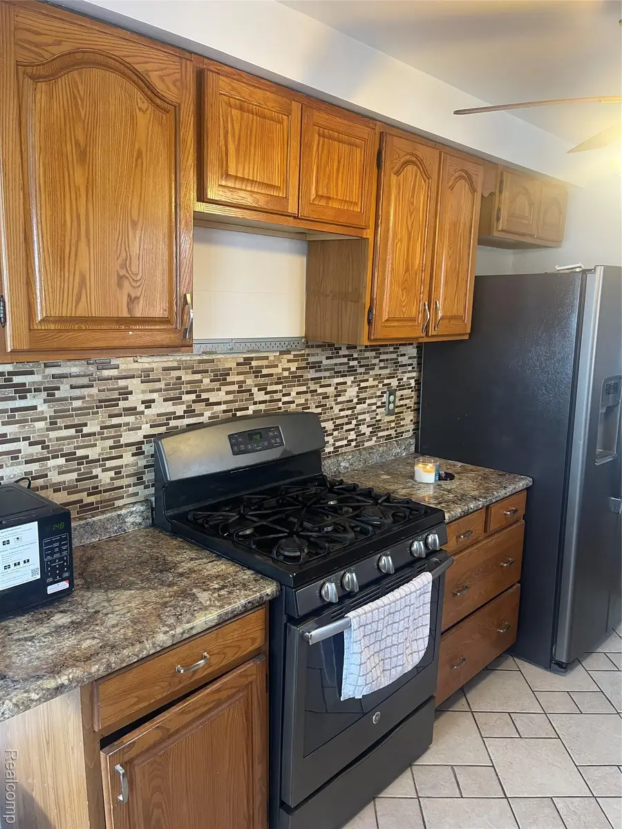 24624 Melody Road, Warren, MI 48089 - #3