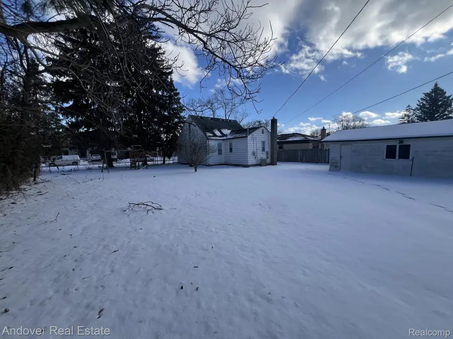 6147 Whitefield Street, Dearborn Heights, MI 48127 - Image #3