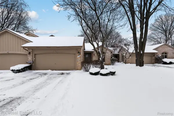 17763 E Kirkwood Drive, ClintonTownship, MI 48038