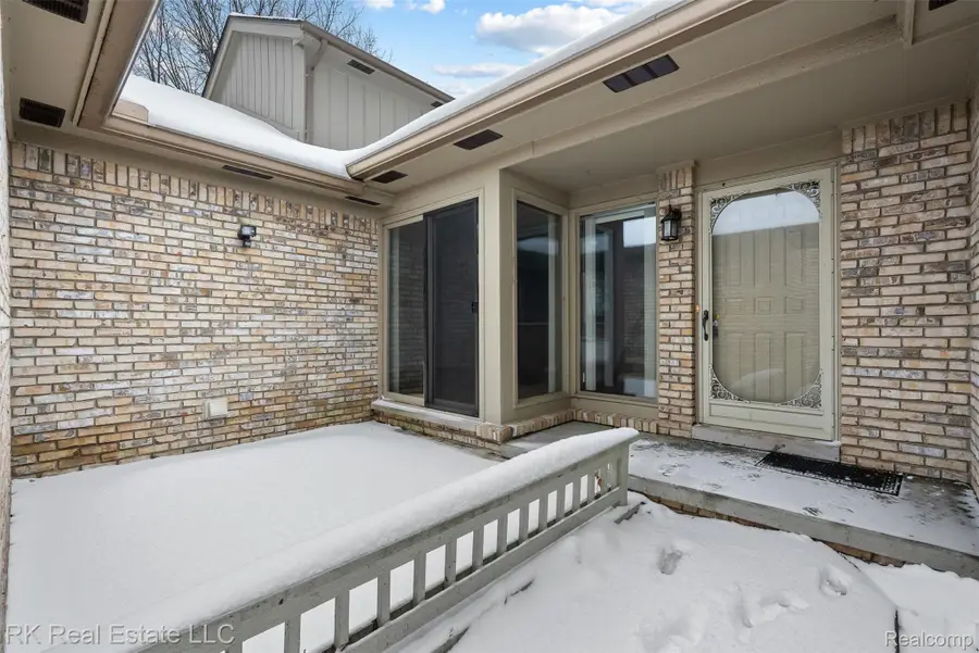 17763 E Kirkwood Drive, Clinton Charter Township, MI 48038 - Image #3