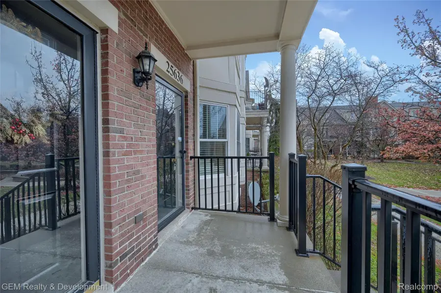 25636 Portico Lane, Novi, MI 48375 - Image #3