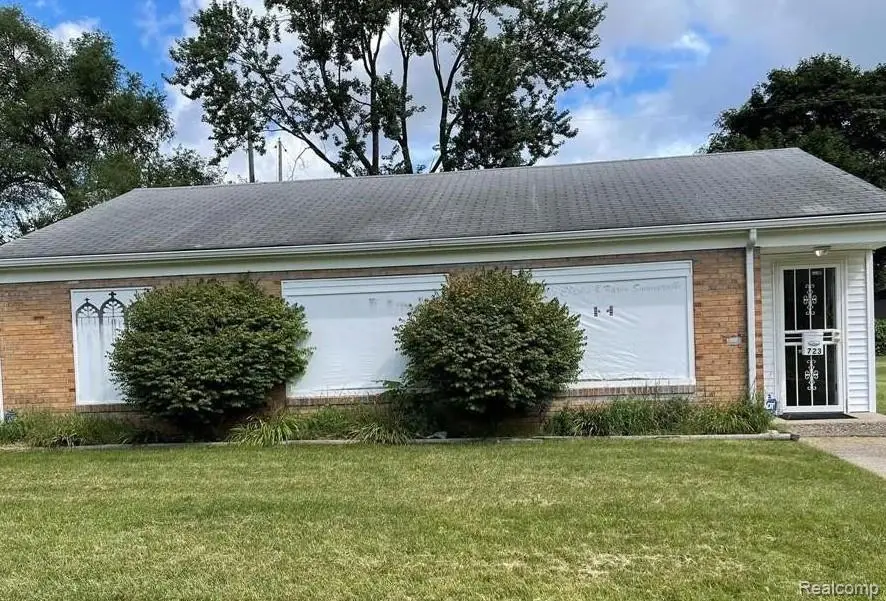 723 Mckeighan Avenue, Flint, MI 48507 - Image #1