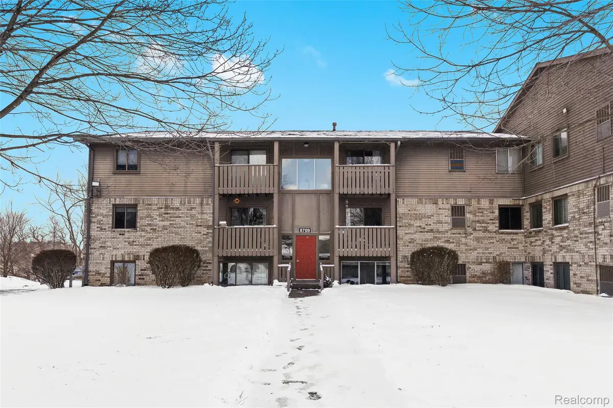 8709 Candlewood Trail #5, Brighton, MI 48116 - Image #1