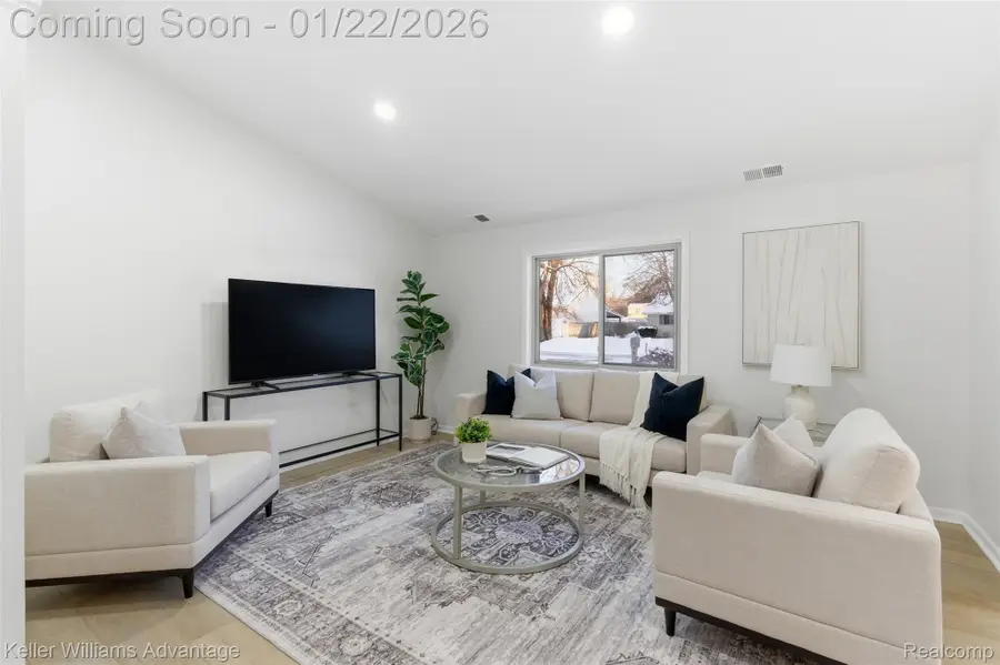 1091 Joangay Boulevard, Waterford, MI 48327 - Image #2