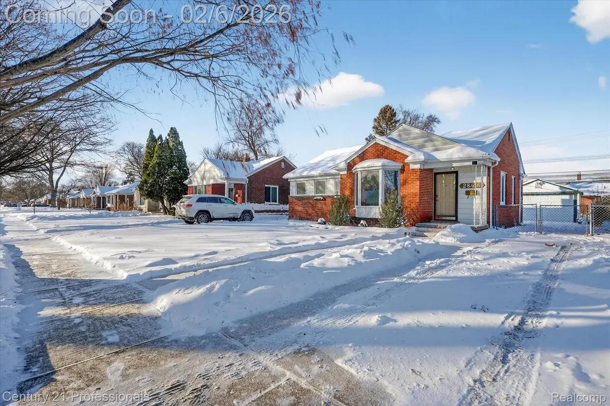 28418 N Clements Circle, Livonia, MI 48150 - Image #1