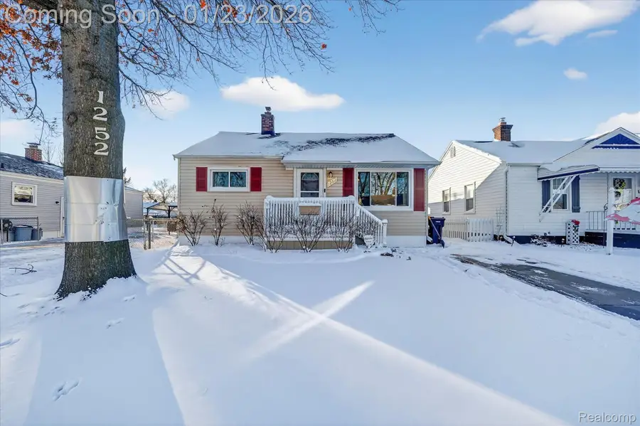 1252 8th Street, Wyandotte, MI 48192 - Image #2