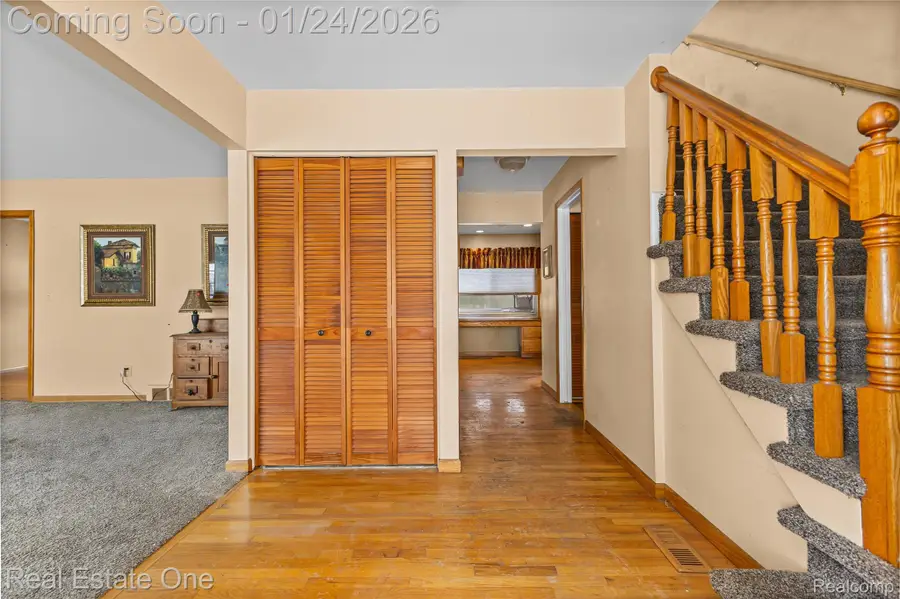 14036 Mayfield Street, Livonia, MI 48154 - Image #2