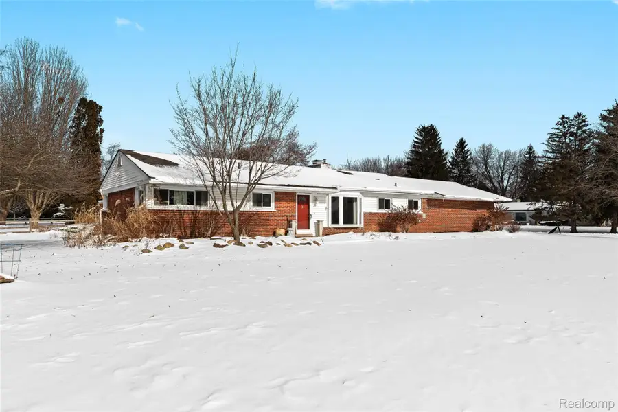 7275 Merrybrook, West Bloomfield, MI 48322 - Image #2