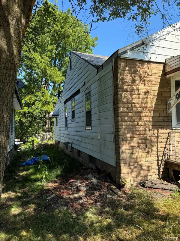 1805 Montana Avenue, Flint, MI 48506