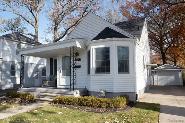 900 N Rembrandt Avenue, RoyalOak, MI 48067