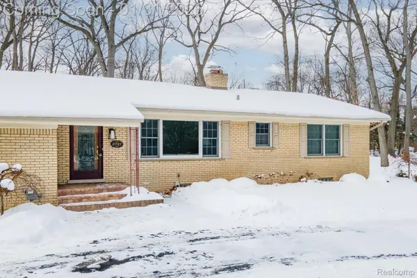 2747 Stoodleigh Drive, RochesterHills, MI 48309