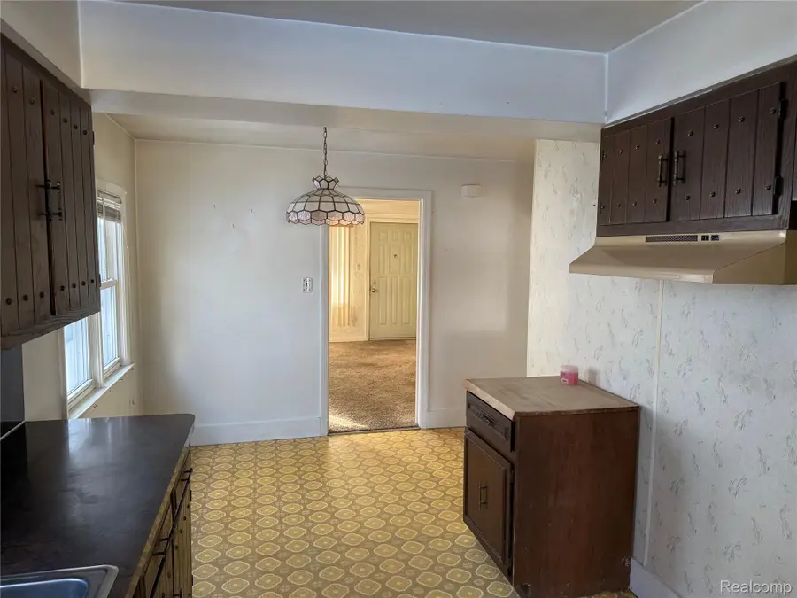 7377 Bernice, Center Line, MI 48015 - Image #2