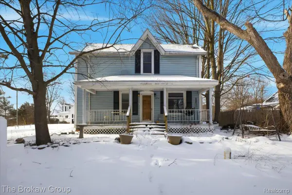 274 S Lake Pleasant Road, Attica, MI 48412