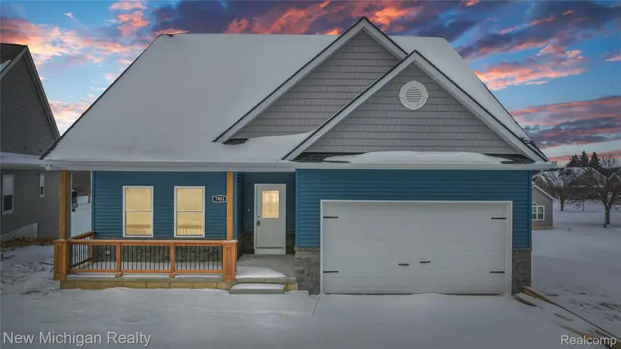 7453 Village Court, Davisburg, MI 48350 - #2