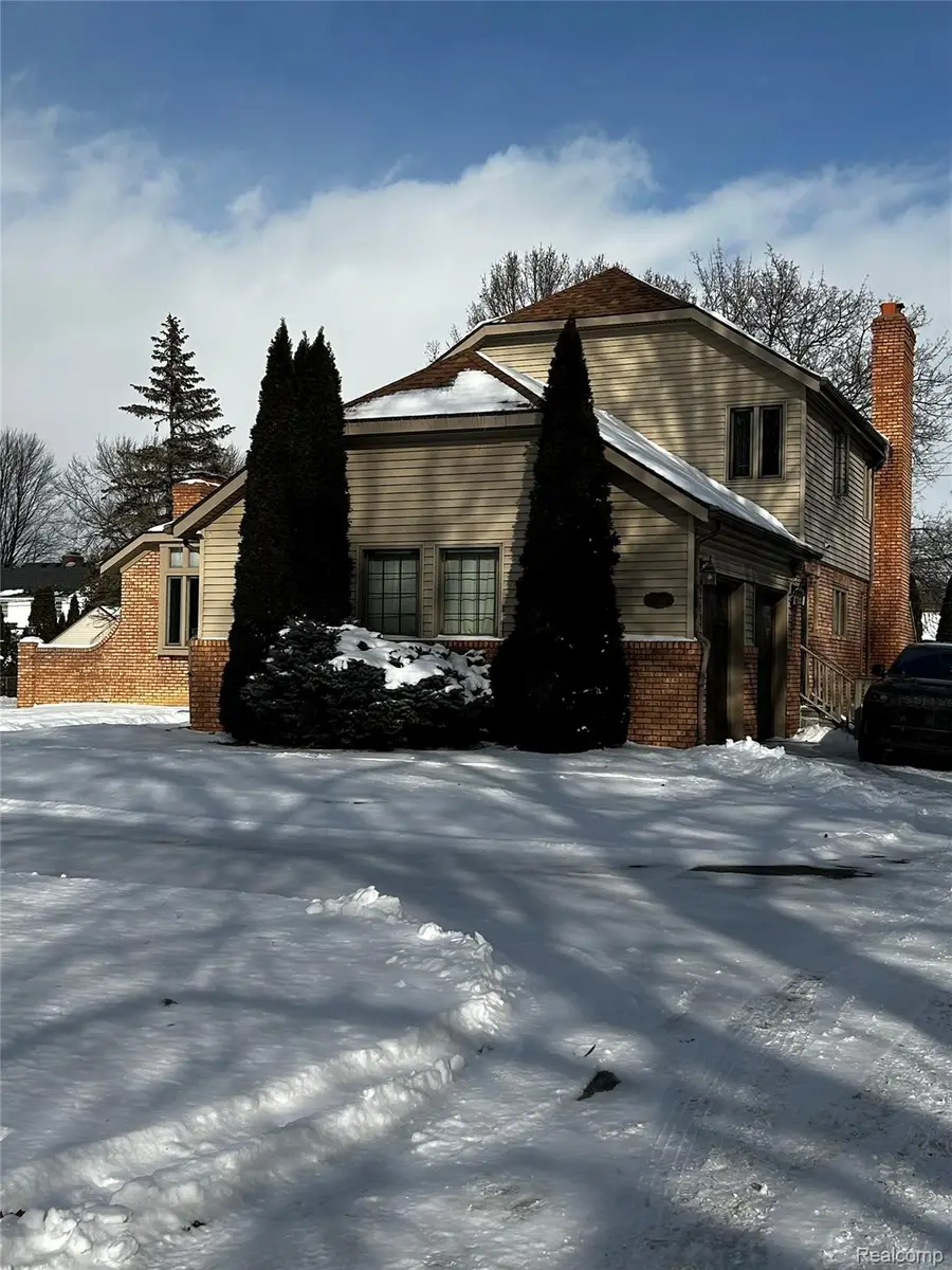 24609 Delwood Street, Harrison Township, MI 48045 - Image #3