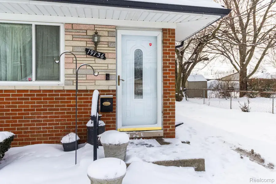 19736 Mckishnie Street, Clinton Township, MI 48035 - Image #3