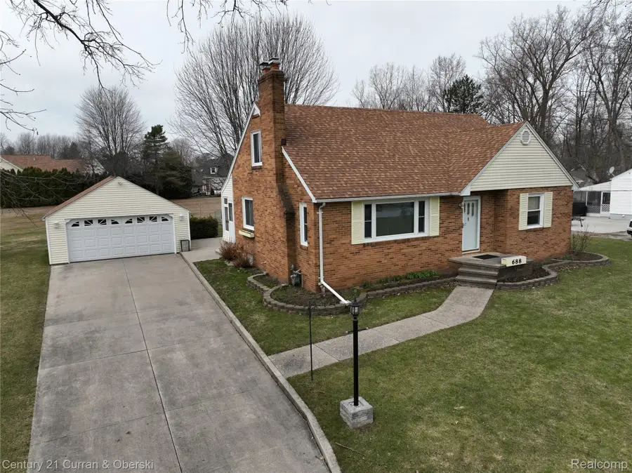 688 New Hampshire Avenue, Marysville, MI 48040 - #2