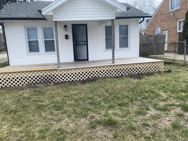 9810 E Outer Drive, Detroit, MI 48213