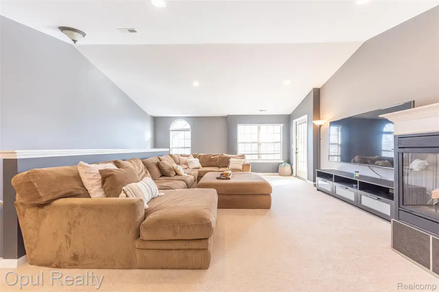 11698 Farmington Road, Livonia, MI 48150 - Image #3