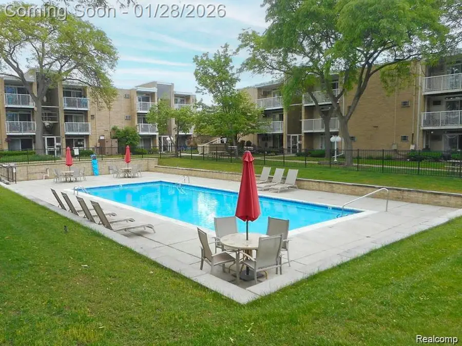 4909 Crooks Road #D6, Royal Oak, MI 48073 - Image #3