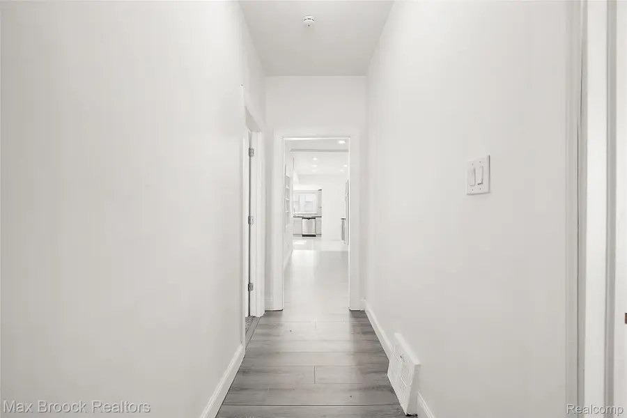 357 W Harry Avenue, Hazel Park, MI 48030 - Image #2