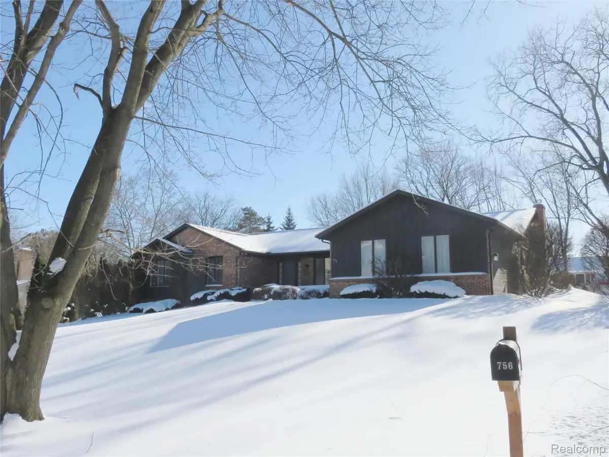 756 Great Oaks Drive, Bloomfield Hills, MI 48304 - Image #1