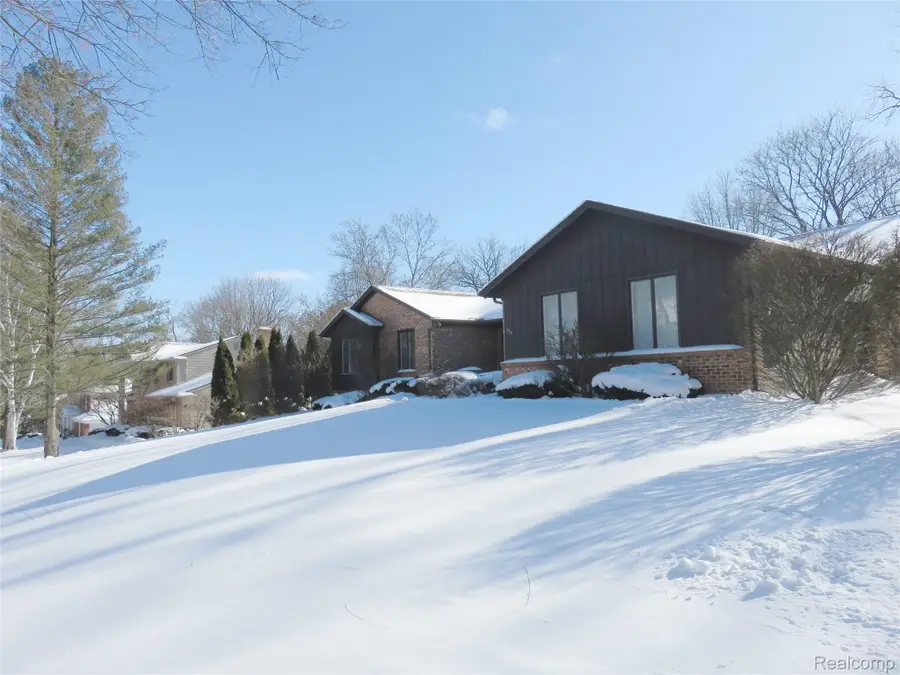 756 Great Oaks Drive, Bloomfield Hills, MI 48304 - Image #3