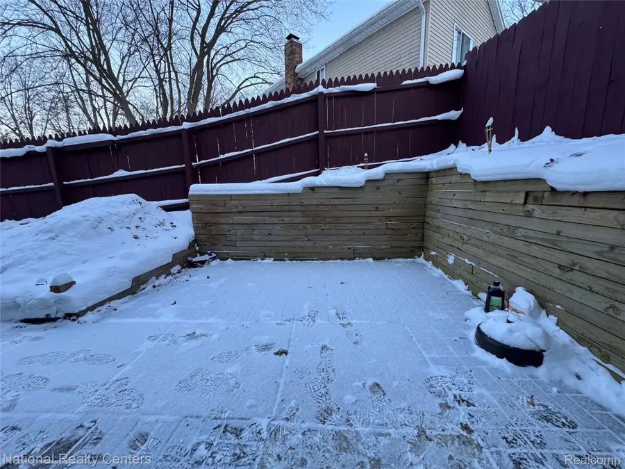 6219 Waterfront Drive, Waterford, MI 48329 - Image #2