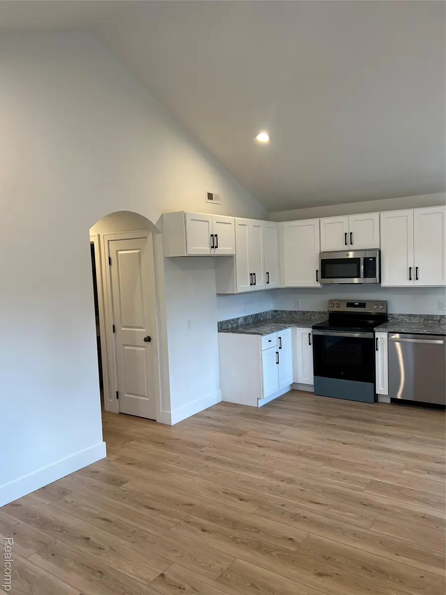 4367 Monroe, Waterford, MI 48329 - Image #2