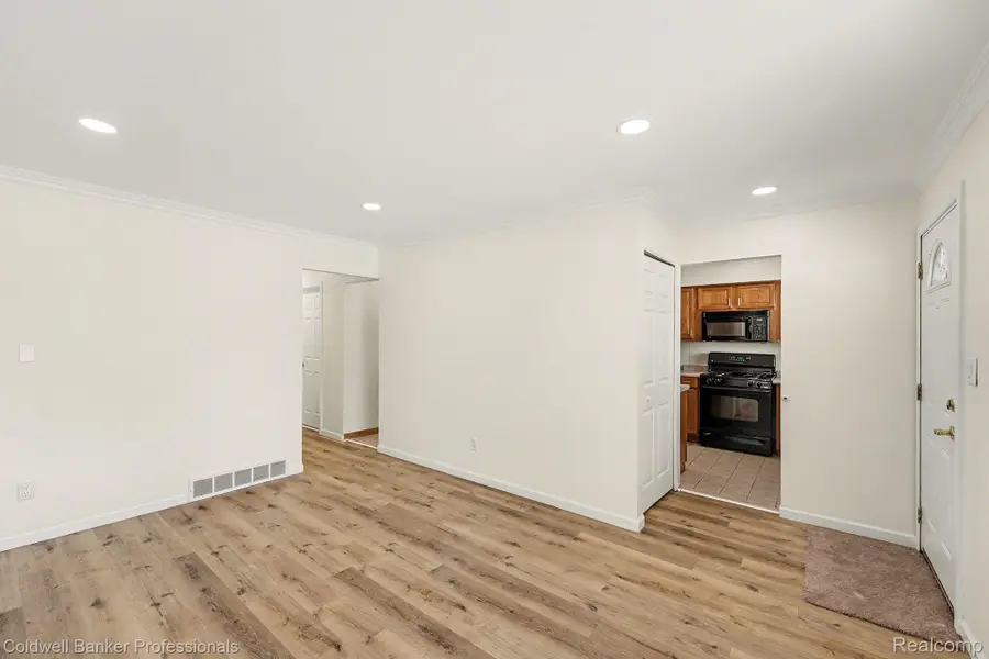 32465 Fernwood Street, Westland, MI 48186 - Image #2