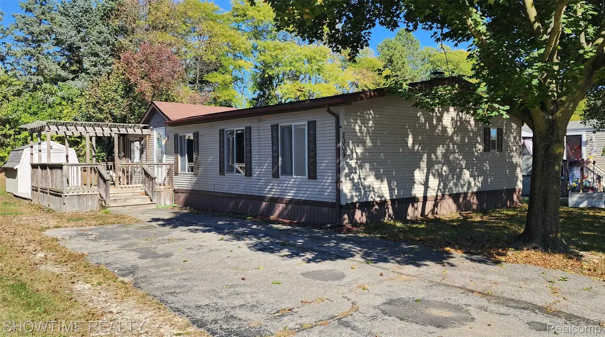 2009 Shirewood Drive, Shelby Charter Township, MI 48317 - Image #1