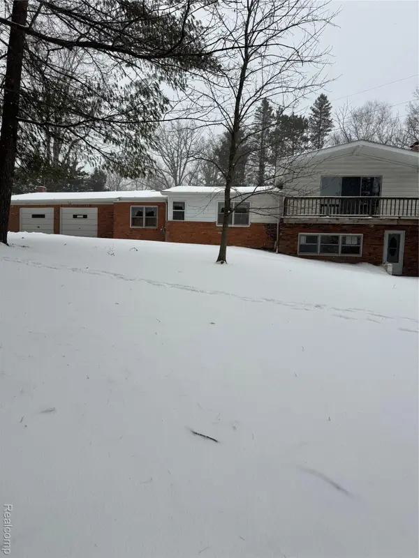 4662 N Lapeer Road, Columbiaville, MI 48421