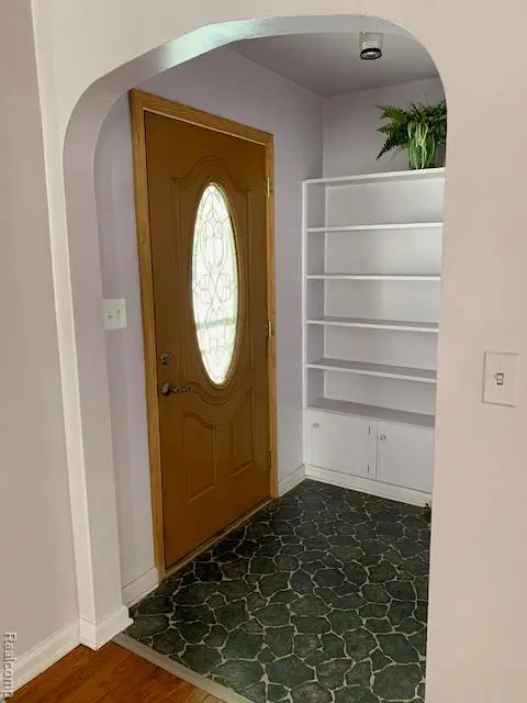 320 W Mcclellan Street, Flint, MI 48505 - Image #3