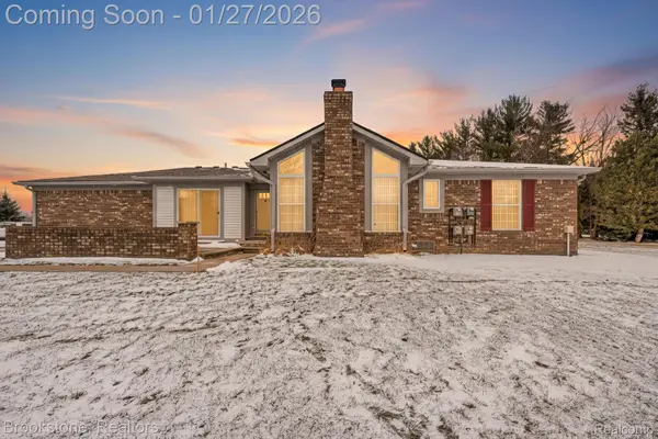 48686 French Creek Court, Utica, MI 48315