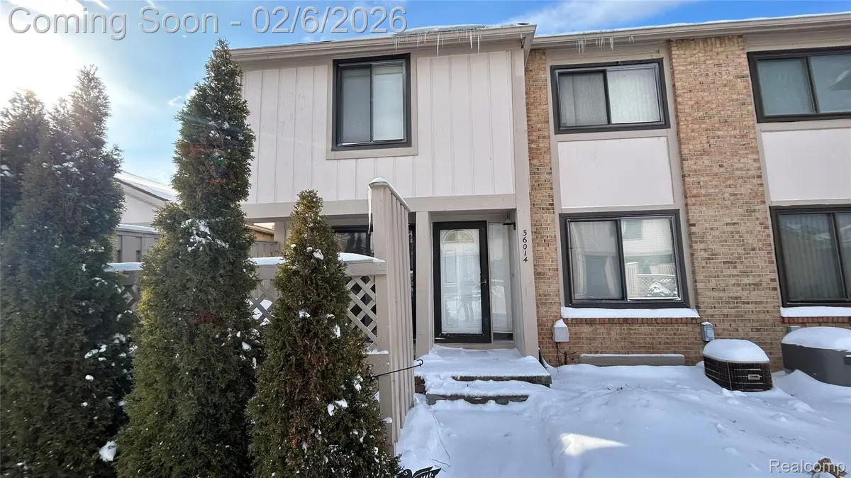 36014 Chapel Court #27, Clinton Township, MI 48035 - Image #1