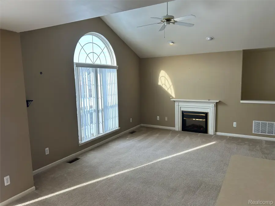 51652 Hale Lane, Chesterfield Township, MI 48051 - Image #2