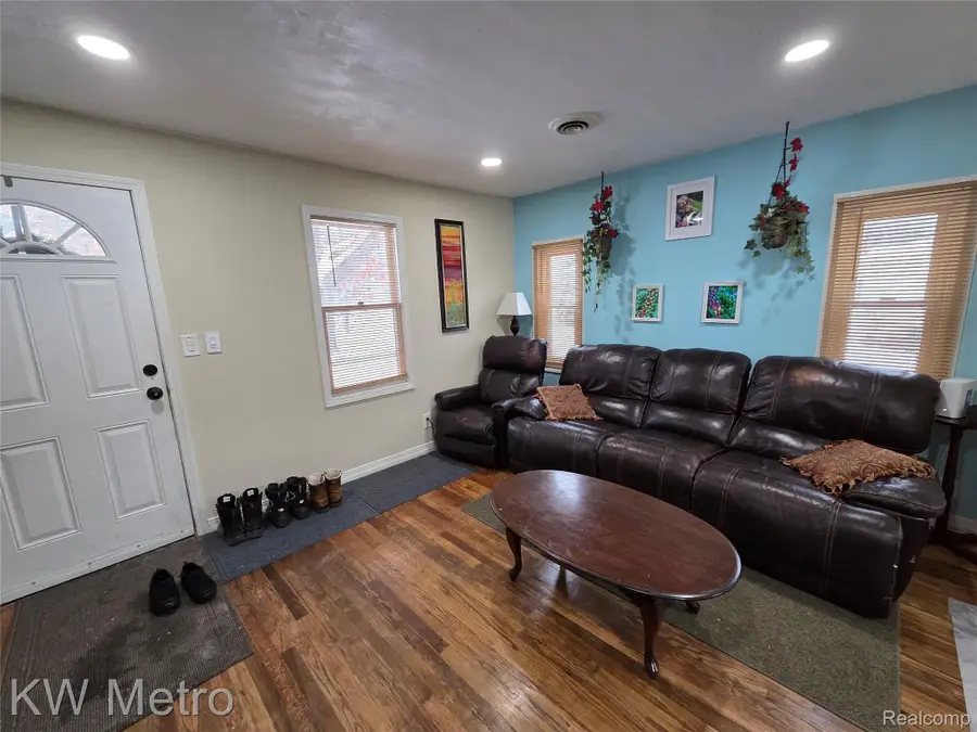 28143 David Street, Farmington, MI 48334 - #2