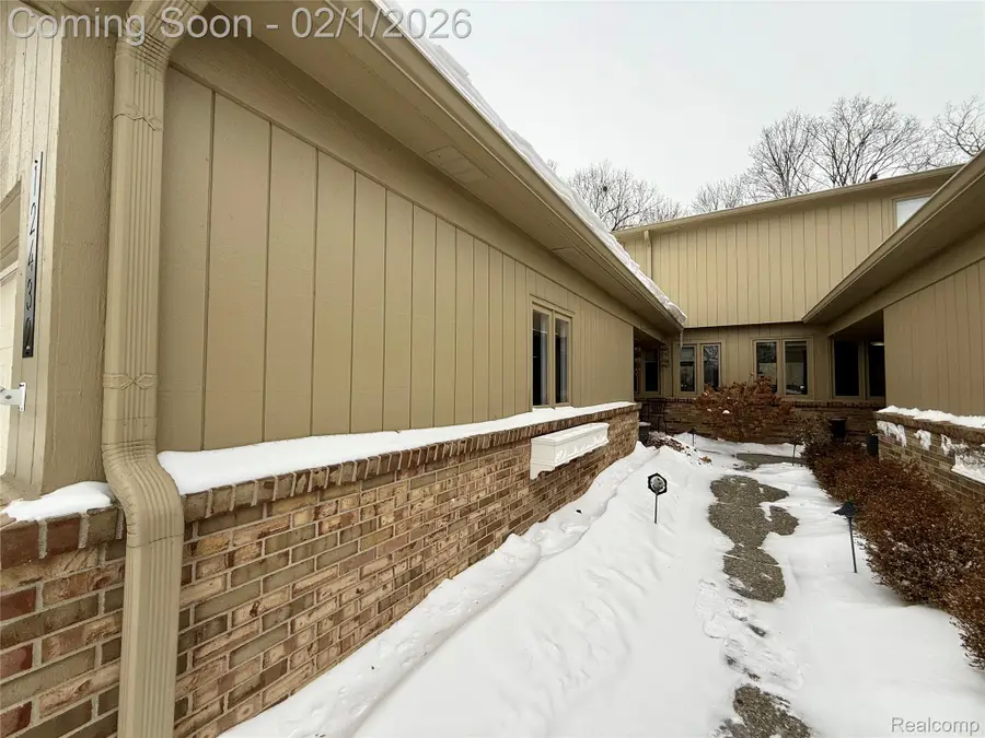 12432 Pinecrest Drive #28, Plymouth, MI 48170 - Image #2