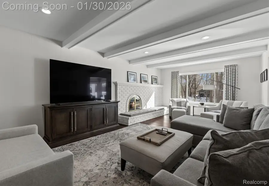31114 N Park Drive, Farmington, MI 48331 - Image #3