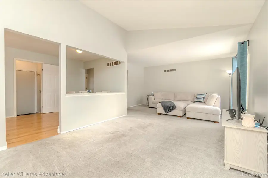 3871 Cheryl Drive, Commerce Township, MI 48382 - Image #3