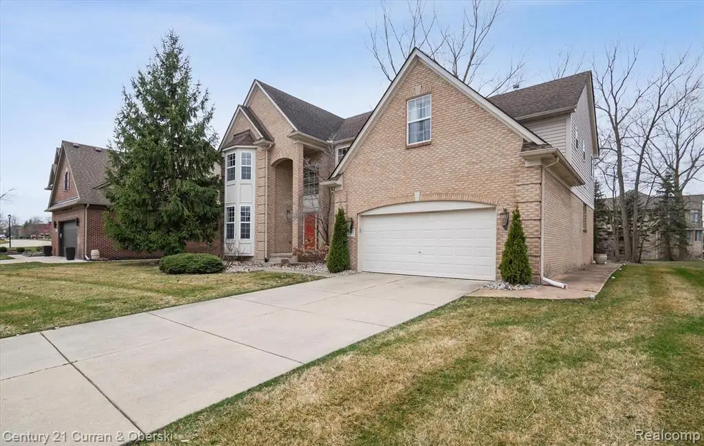 49288 Peninsular Drive, Belleville, MI 48111 - Image #1