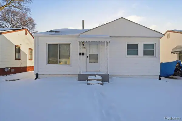 11280 Chalmers Avenue, Warren, MI 48089