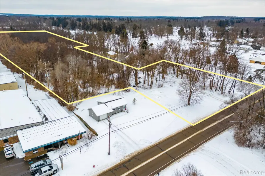 433 E South Street, Jackson, MI 49203 - #2